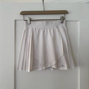 ALO Yoga Women's White Mini Skirt